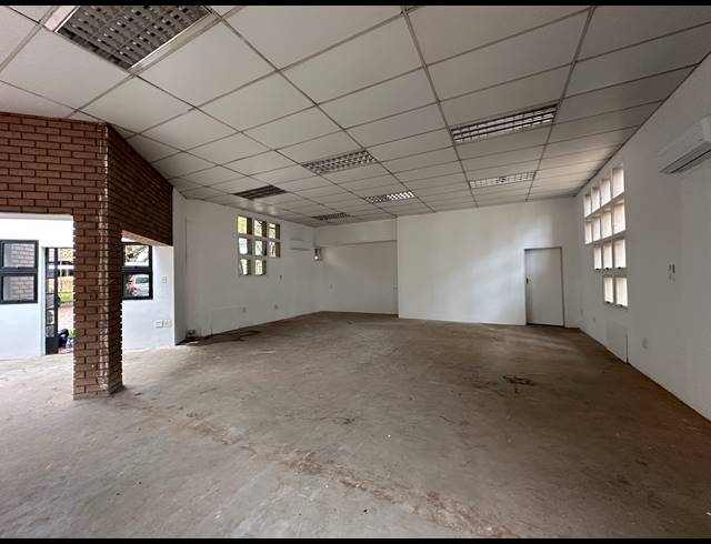 107.30M² OFFICE TO LET IN DIE HOEWES